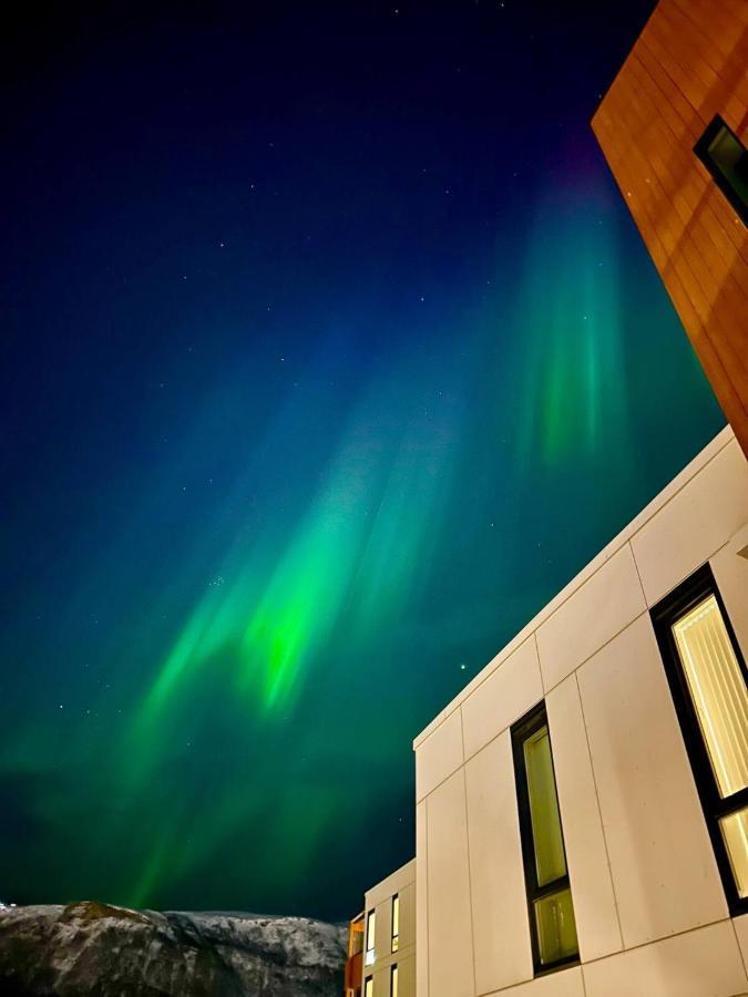 Leilighet Ved Havet Med Utsikt Over Tromsoysundet. Kültér fotó